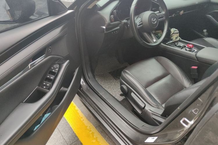 Used Mazda 3 Axela 2020 2.0L Automatic Zhiya Edition Driver Seat