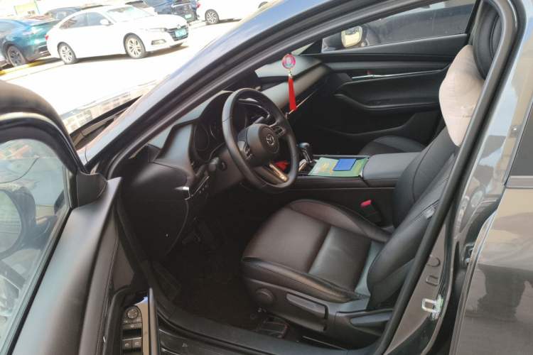 Used Mazda 3 Axela 2020 2.0L Automatic Zhiya Edition Driver Seat