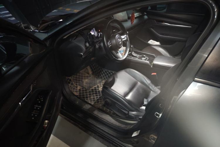 Used Mazda 3 Axela 2020 2.0L Automatic Zhiya Edition Driver Seat