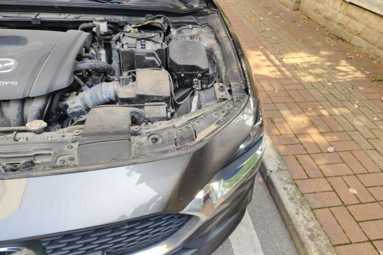 Used Mazda 3 Axela 2020 1.5L Automatic Luxury Version Engine Bay Left