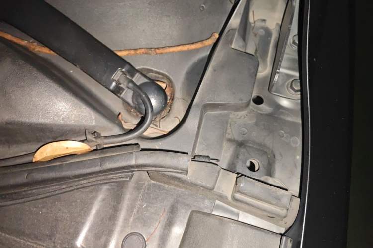 Used Mazda 3 Axela 2020 2.0L Automatic Luxury Version Engine Bay Left
