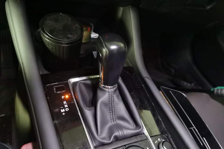Used Mazda 3 Axela 2020 2.0L Automatic Zhiya Edition Gear Lever