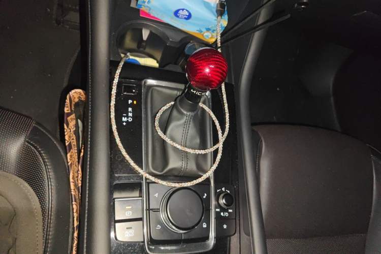 Used Mazda 3 Axela 2020 2.0L Automatic Luxury Version Gear Lever