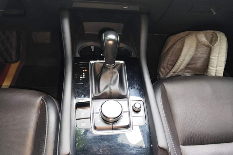 Used Mazda 3 Axela 2020 2.0L Automatic Zhiya Edition Gear Lever