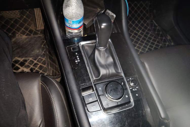 Used Mazda 3 Axela 2020 2.0L Automatic Zhiya Edition Gear Lever