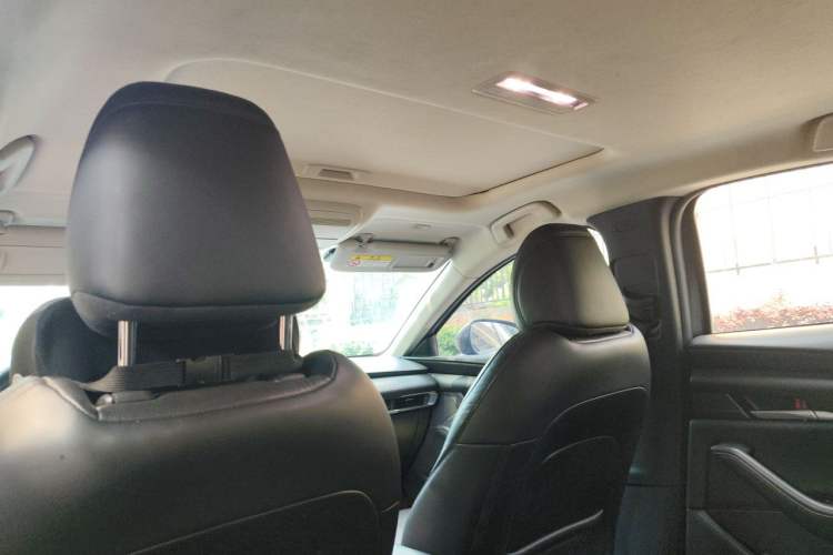 Used Mazda 3 Axela 2020 1.5L Automatic Luxury Version Headliner
