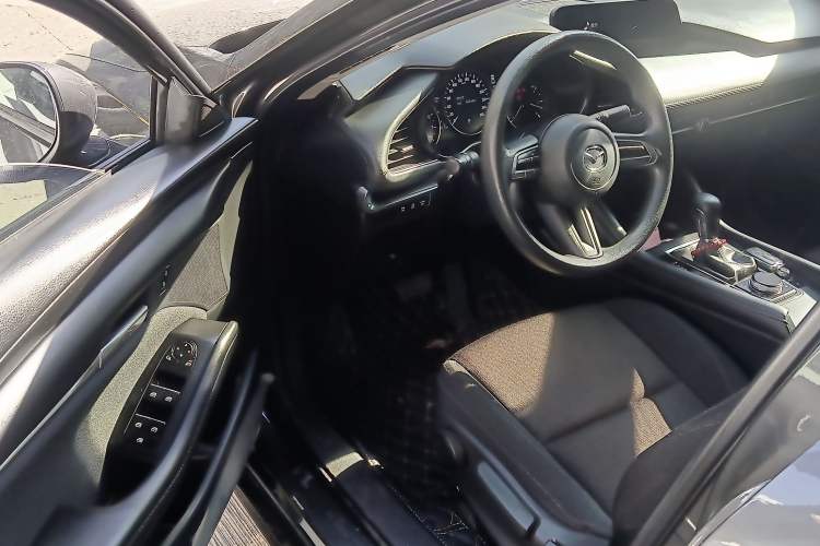 Used Mazda 3 Axela 2020 1.5L Automatic Zhiyue Sunroof Version Interior 3