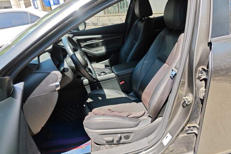 Used Mazda 3 Axela 2020 2.0L Automatic Luxury Version Left Front Seat