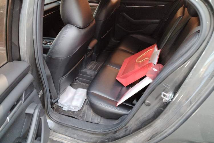 Used Mazda 3 Axela 2020 1.5L Automatic ZhiMei Edition Left Rear Seat