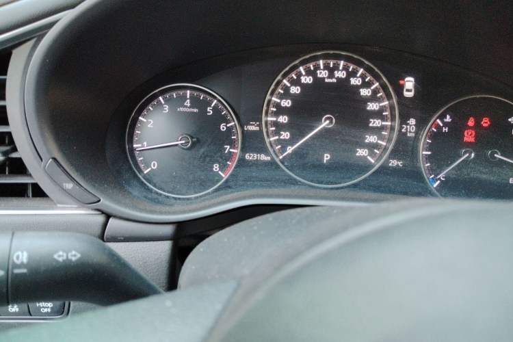 Used Mazda 3 Axela 2020 1.5L Automatic ZhiMei Edition Odometer Close Up