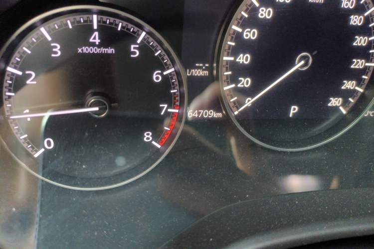 Used Mazda 3 Axela 2020 1.5L Automatic ZhiMei Edition Odometer Close Up