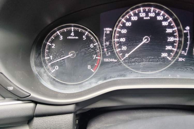 Used Mazda 3 Axela 2020 1.5L Manual ZhiMei Edition Odometer Close Up