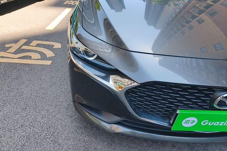 Used Mazda 3 Axela 2020 1.5L Automatic ZhiMei Edition Right Front Headlight