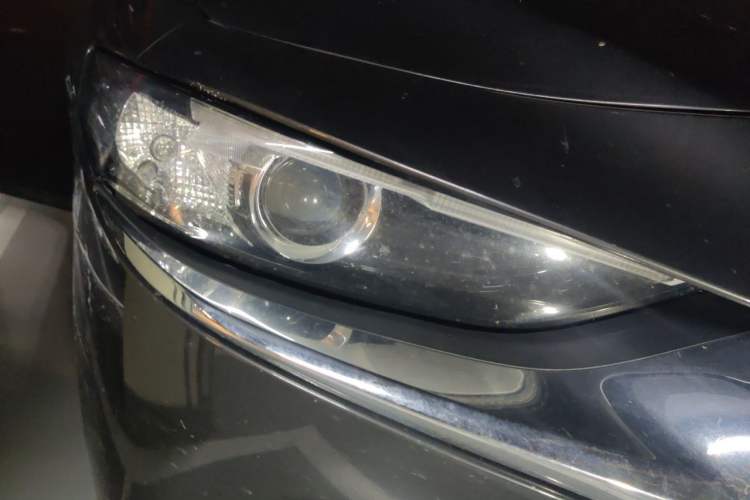Used Mazda 3 Axela 2020 2.0L Automatic Zhiya Edition Right Front Headlight