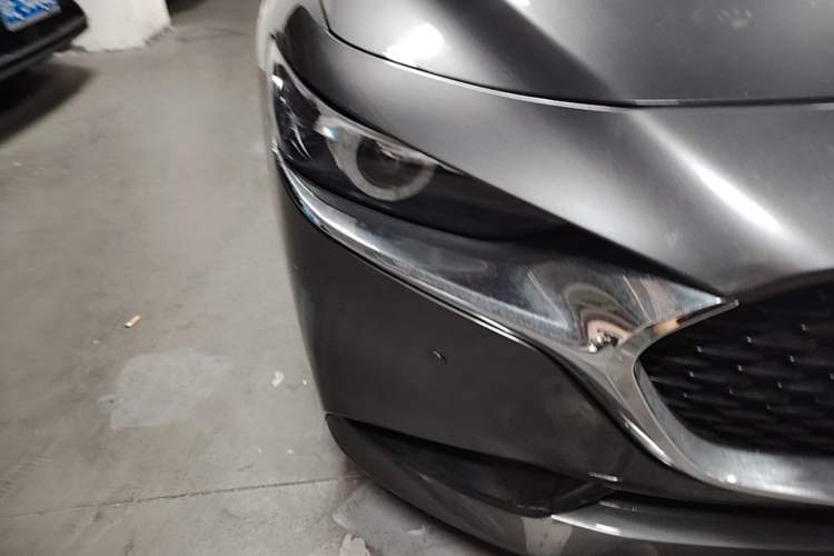Used Mazda 3 Axela 2020 2.0L Automatic Zhiya Edition Right Front Headlight