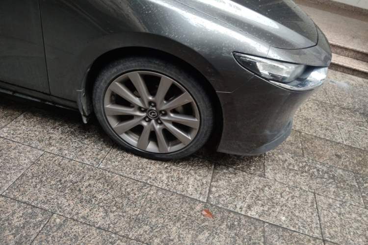 Used Mazda 3 Axela 2020 2.0L Automatic ZhiXuan Edition Right Front Wheel Hub