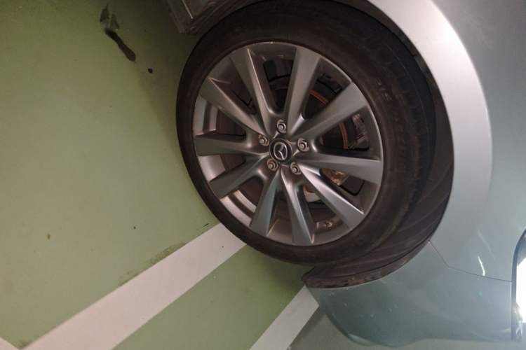 Used Mazda 3 Axela 2020 2.0L Automatic Zhiya Edition Right Front Wheel Hub