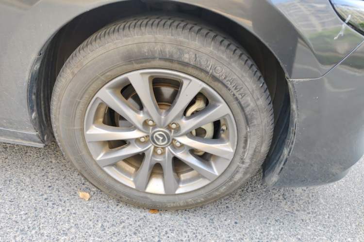 Used Mazda 3 Axela 2020 1.5L Automatic Luxury Version Right Front Wheel Hub