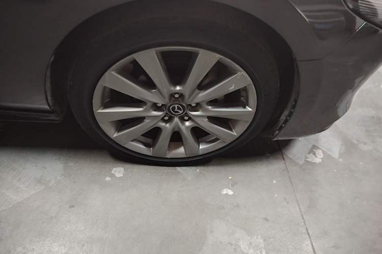 Used Mazda 3 Axela 2020 2.0L Automatic Zhiya Edition Right Front Wheel Hub