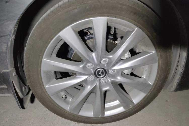 Used Mazda 3 Axela 2020 2.0L Automatic Zhiya Edition Right Front Wheel Hub