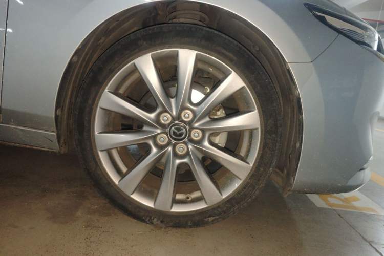 Used Mazda 3 Axela 2020 2.0L Automatic Zhiya Edition Right Front Wheel Hub