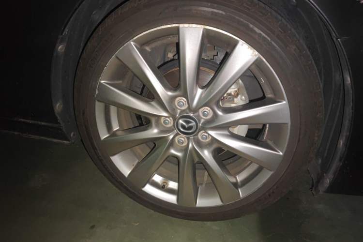 Used Mazda 3 Axela 2020 2.0L Automatic Luxury Version Right Front Wheel Hub