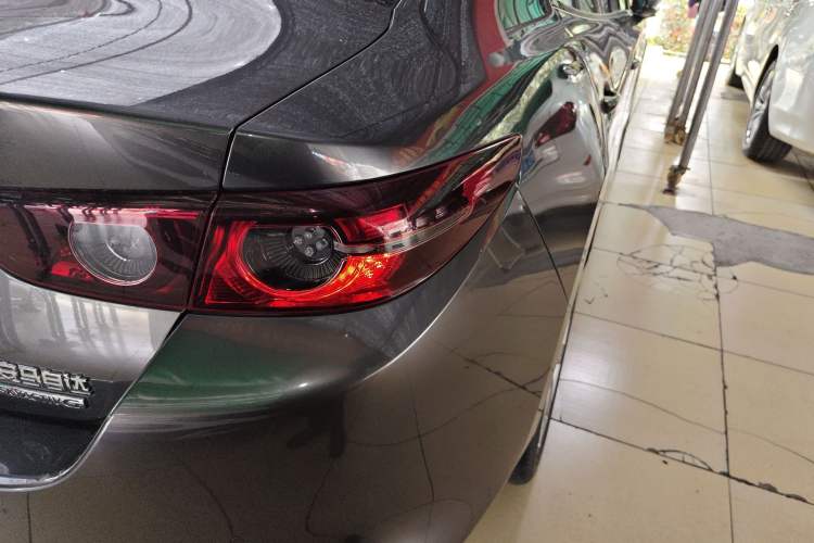 Used Mazda 3 Axela 2020 2.0L Automatic Zhiya Edition Right Rear Taillight