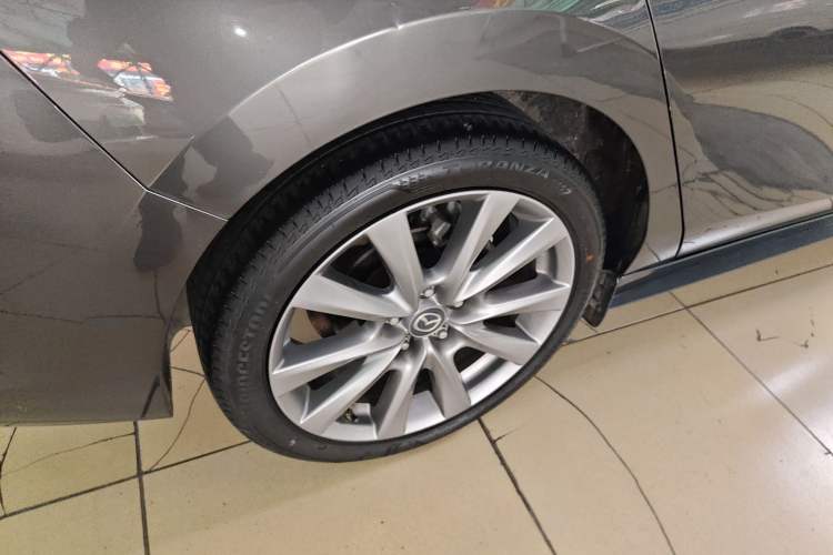Used Mazda 3 Axela 2020 2.0L Automatic Zhiya Edition Right Rear Wheel Hub
