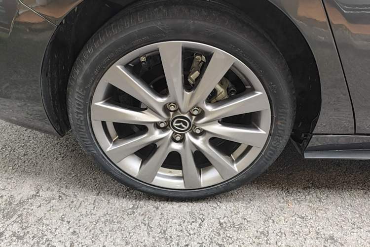 Used Mazda 3 Axela 2020 2.0L Automatic Zhiya Edition Right Rear Wheel Hub