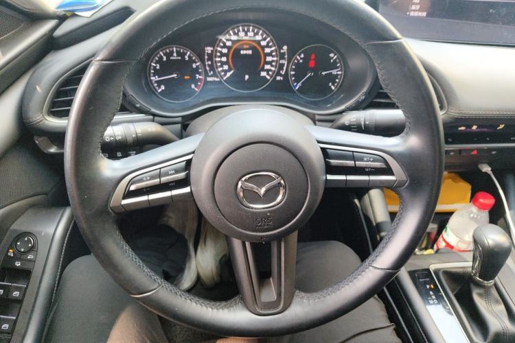 Used Mazda 3 Axela 2020 1.5L Automatic Luxury Version Steering Wheel