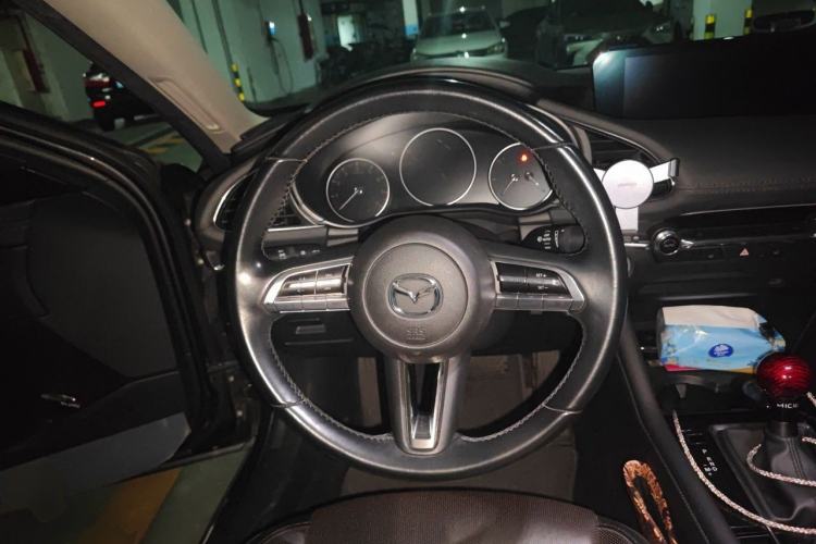 Used Mazda 3 Axela 2020 2.0L Automatic Luxury Version Steering Wheel