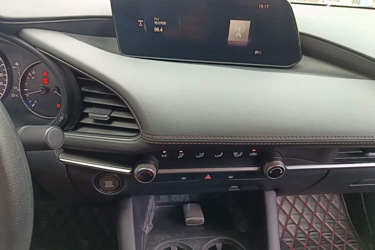 Used Mazda 3 Axela 2020 1.5L Automatic ZhiMei Edition Audio And AC Panel