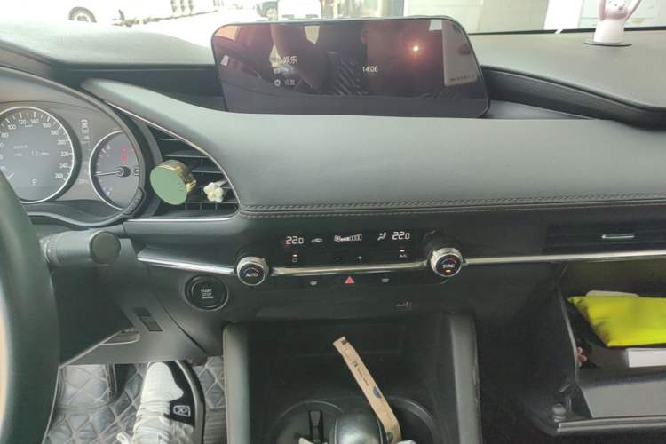 Used Mazda 3 Axela 2020 2.0L Automatic Zhiya Edition Audio And AC Panel