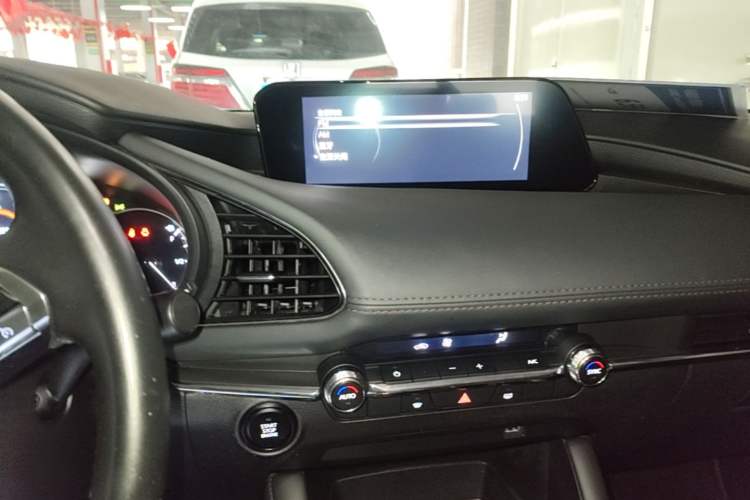 Used Mazda 3 Axela 2020 2.0L Automatic Zhiya Edition Audio And AC Panel