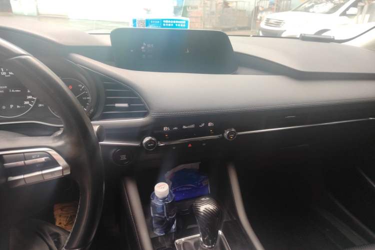 Used Mazda 3 Axela 2020 2.0L Automatic ZhiXuan Edition Audio And AC Panel