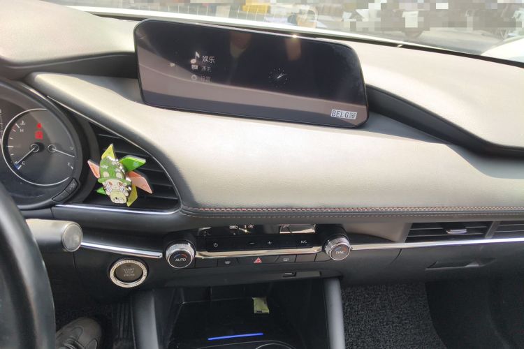 Used Mazda 3 Axela 2020 2.0L Automatic ZhiXuan Edition Audio And AC Panel