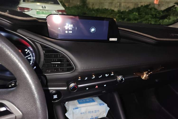 Used Mazda 3 Axela 2020 1.5L Automatic ZhiMei Edition Audio And AC Panel