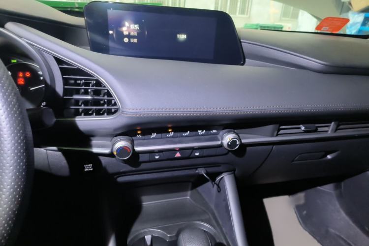 Used Mazda 3 Axela 2020 1.5L Automatic ZhiMei Edition Audio And AC Panel