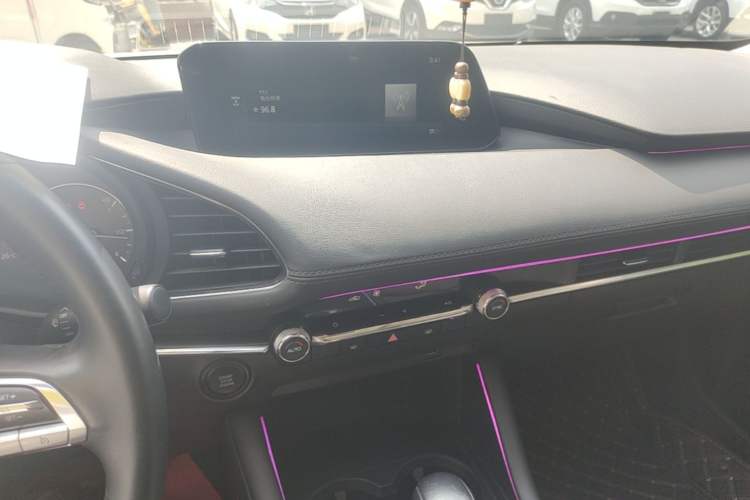 Used Mazda 3 Axela 2020 2.0L Automatic Zhiya Edition Audio And AC Panel