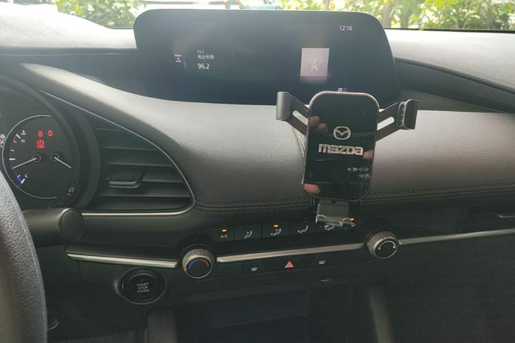 Used Mazda 3 Axela 2020 1.5L Automatic ZhiMei Edition Audio And AC Panel