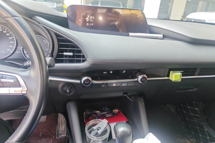 Used Mazda 3 Axela 2020 2.0L Automatic Zhiya Edition Audio And AC Panel