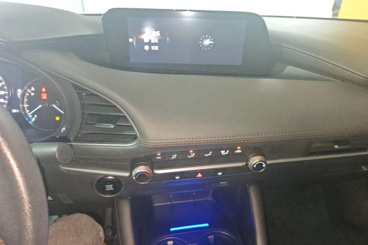 Used Mazda 3 Axela 2020 1.5L Automatic ZhiMei Edition Audio And AC Panel