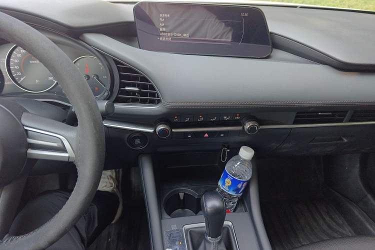 Used Mazda 3 Axela 2020 1.5L Automatic ZhiMei Edition Audio And AC Panel