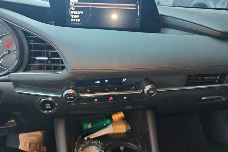 Used Mazda 3 Axela 2020 2.0L Automatic ZhiZun Edition Audio And AC Panel