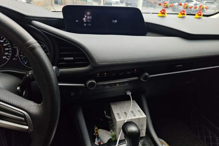 Used Mazda 3 Axela 2020 1.5L Automatic ZhiMei Edition Audio And AC Panel