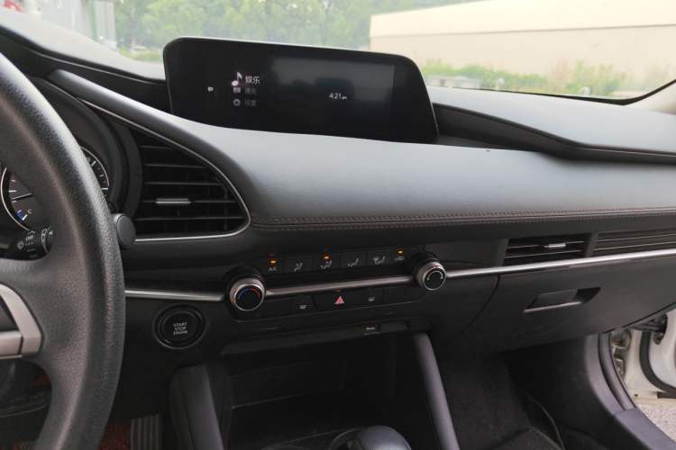 Used Mazda 3 Axela 2020 1.5L Automatic ZhiMei Edition Audio And AC Panel