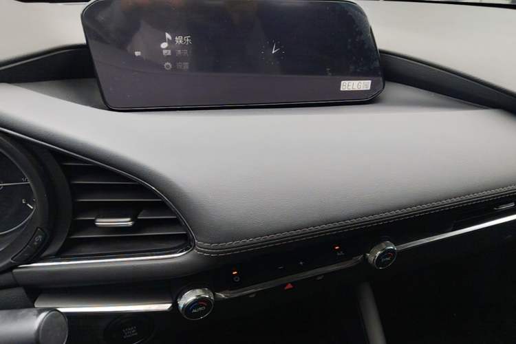 Used Mazda 3 Axela 2020 2.0L Automatic Zhiya Edition Audio And AC Panel