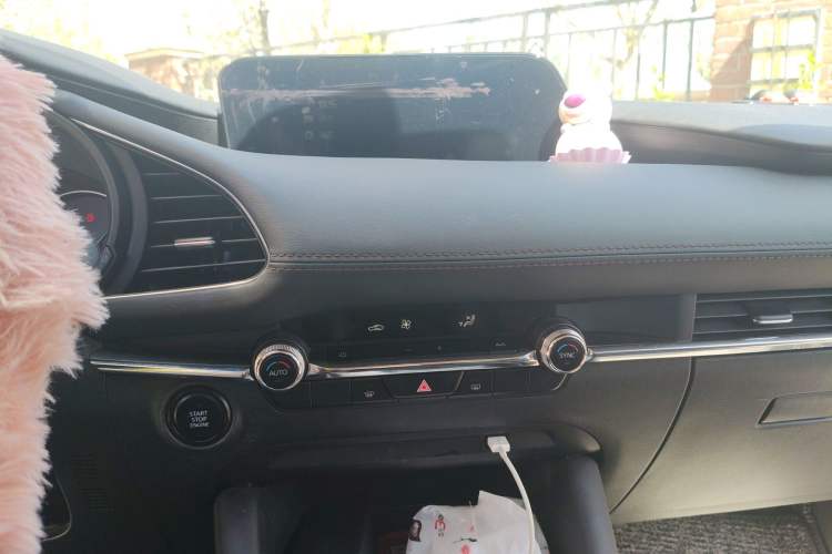 Used Mazda 3 Axela 2020 2.0L Automatic Zhiya Edition Audio And AC Panel