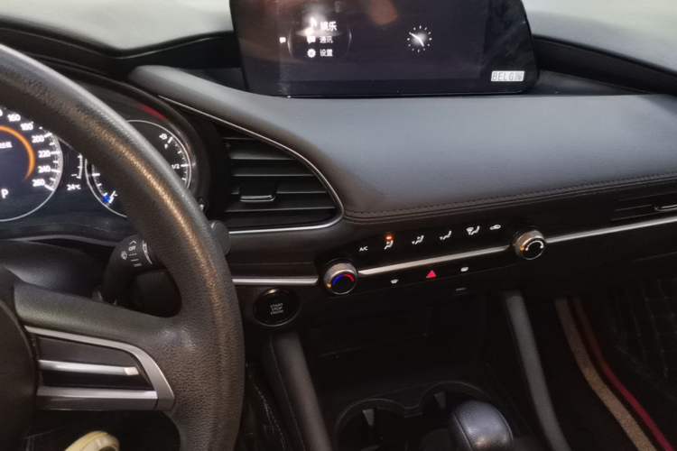Used Mazda 3 Axela 2020 1.5L Automatic ZhiMei Edition Audio And AC Panel