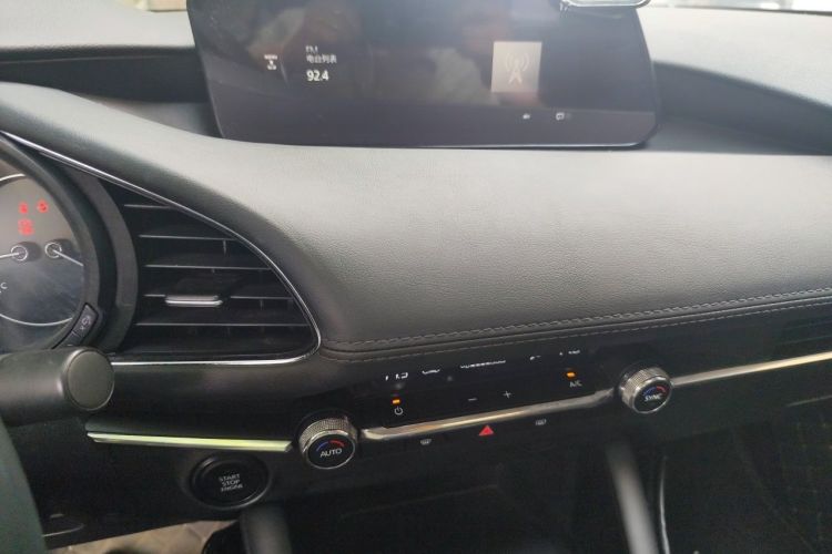 Used Mazda 3 Axela 2020 2.0L Automatic Zhiya Edition Audio And AC Panel